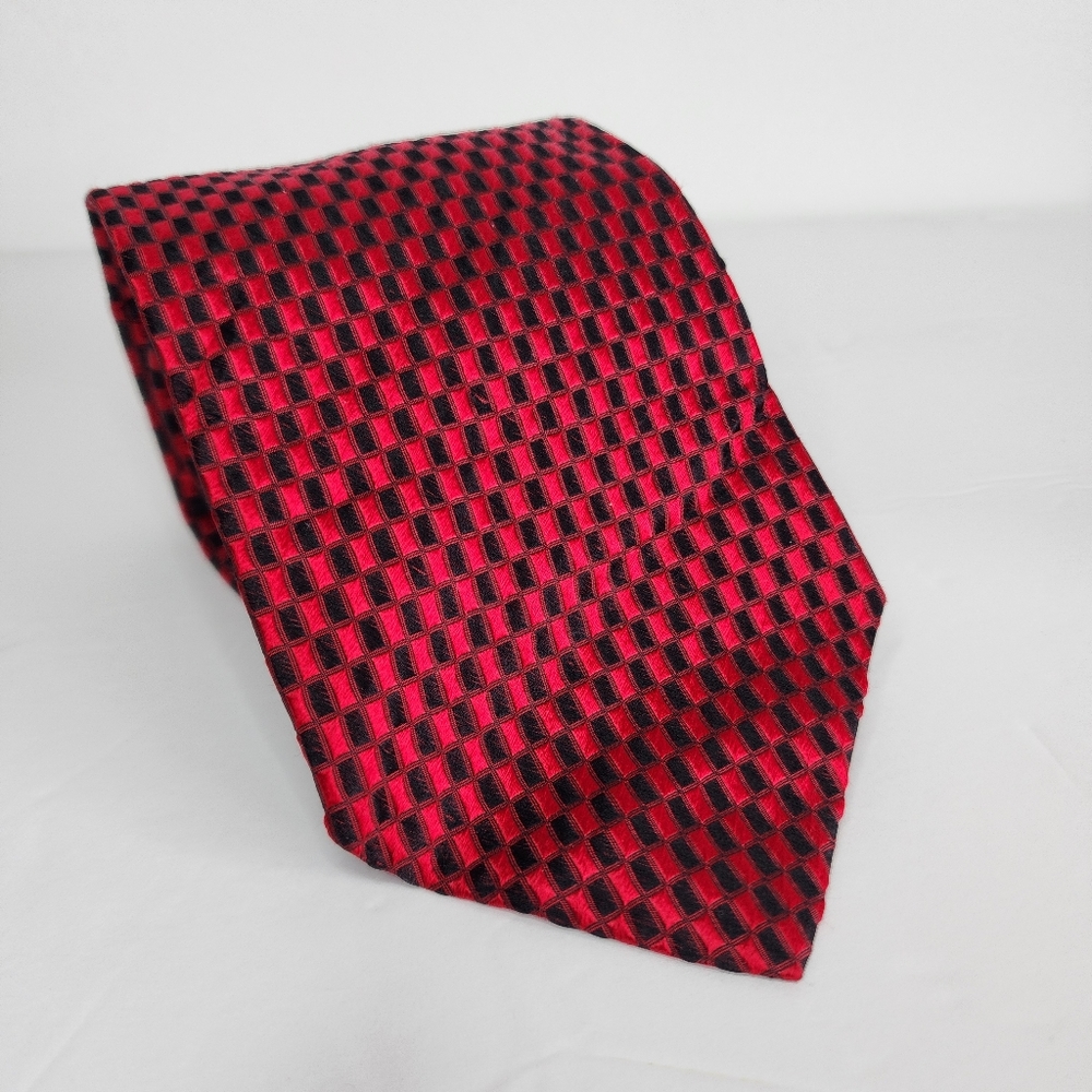 ROBERTO VILLINI Elegant Red and Black Checkered Silk Tie